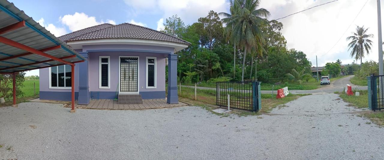 Ummi'S Homestay Kuala Besut Kampong Baru Eksteriør billede