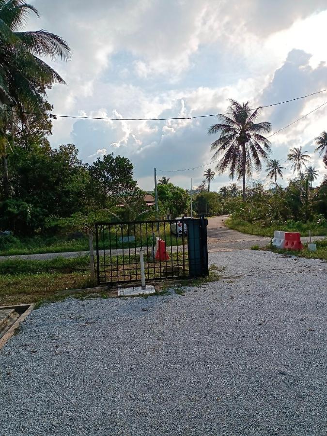 Ummi'S Homestay Kuala Besut Kampong Baru Eksteriør billede