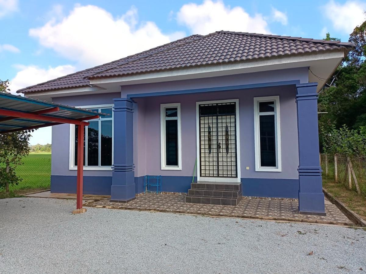 Ummi'S Homestay Kuala Besut Kampong Baru Eksteriør billede