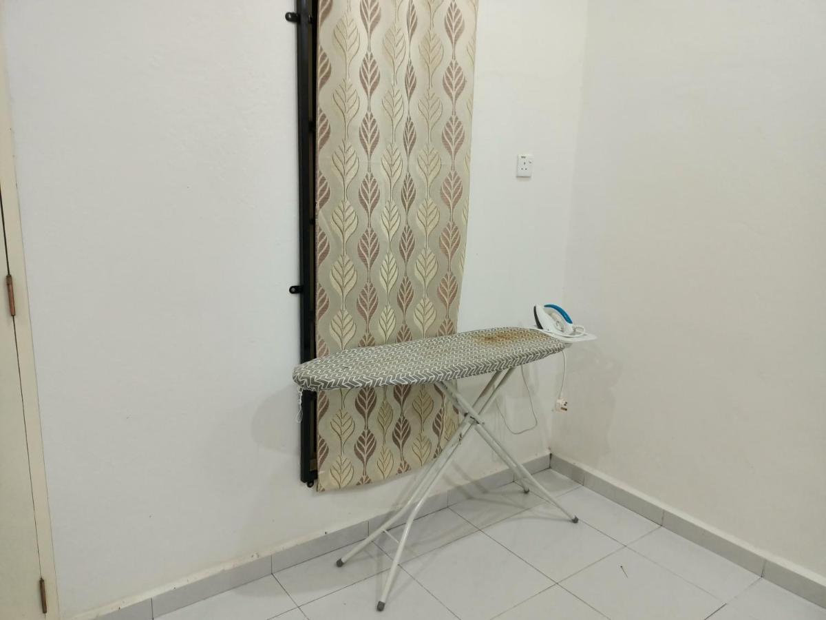 Ummi'S Homestay Kuala Besut Kampong Baru Eksteriør billede