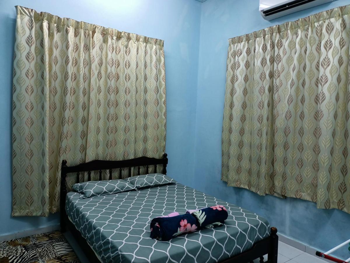 Ummi'S Homestay Kuala Besut Kampong Baru Eksteriør billede