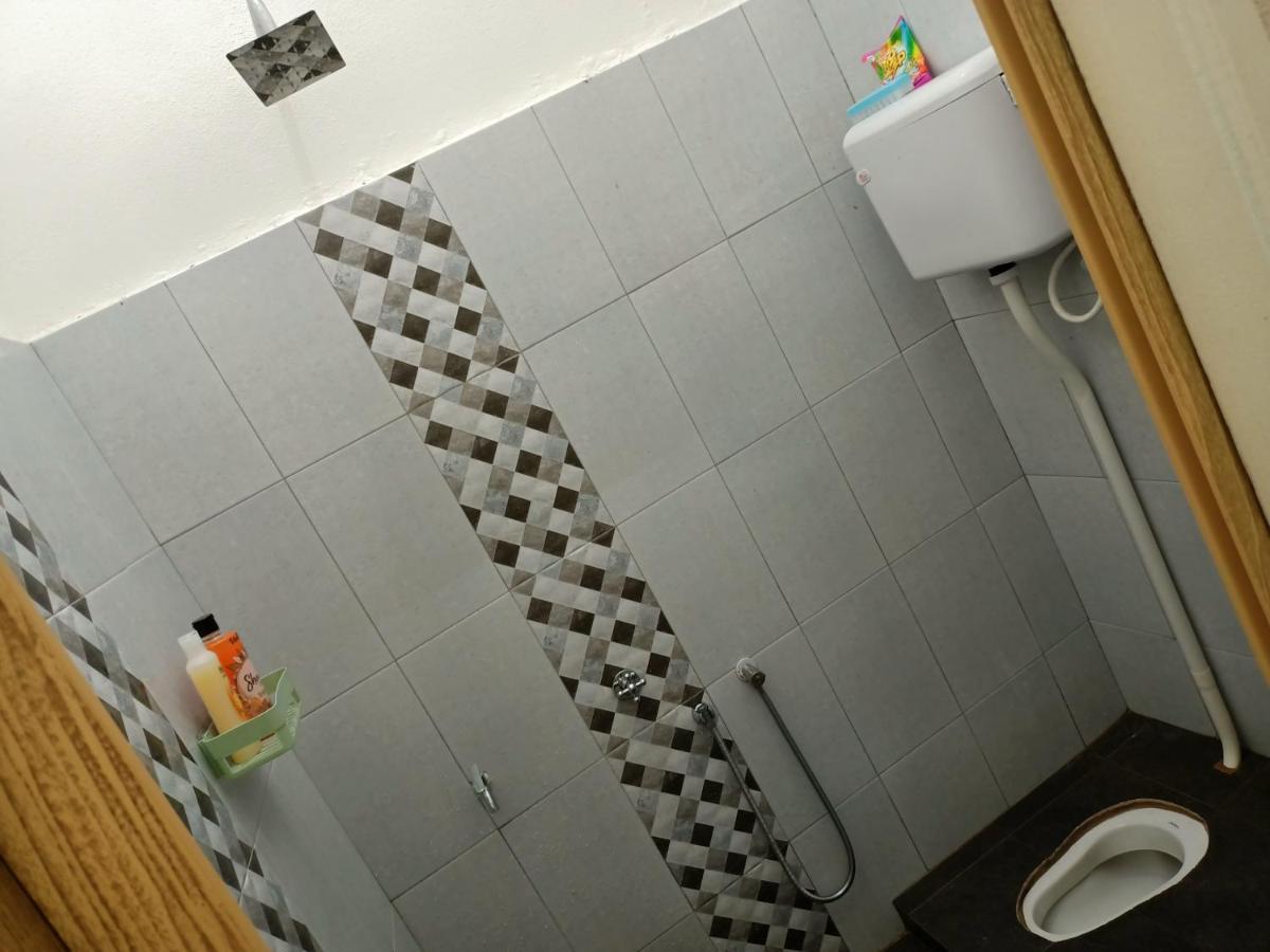 Ummi'S Homestay Kuala Besut Kampong Baru Eksteriør billede