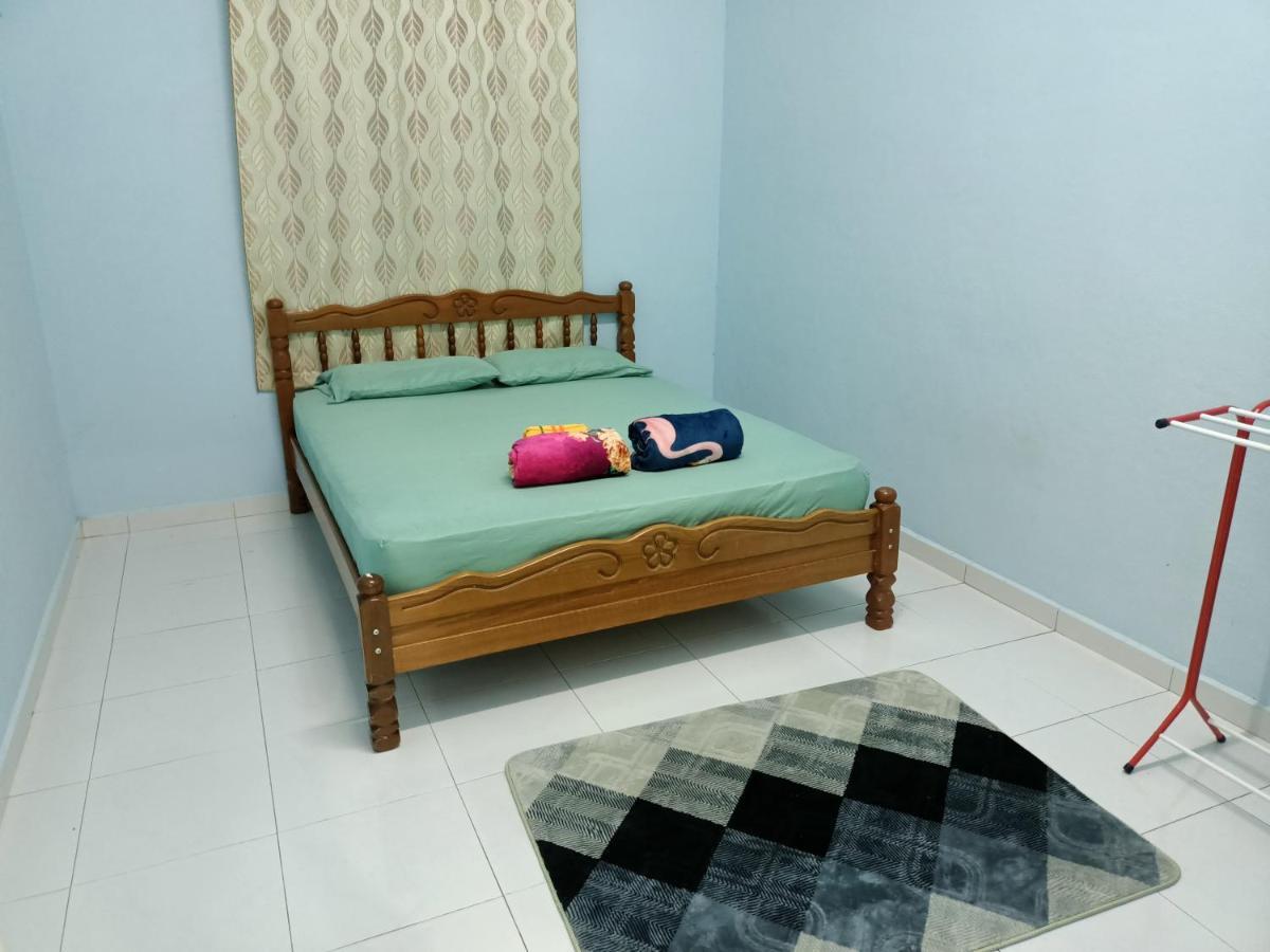 Ummi'S Homestay Kuala Besut Kampong Baru Eksteriør billede