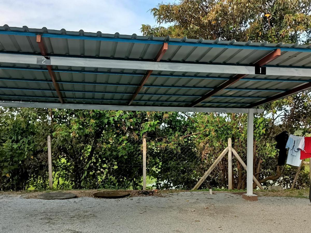 Ummi'S Homestay Kuala Besut Kampong Baru Eksteriør billede